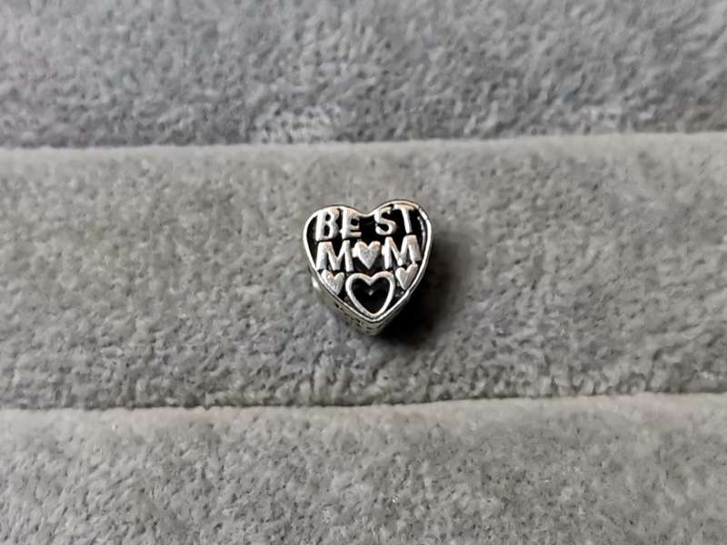 Pandora `Mom` Charm