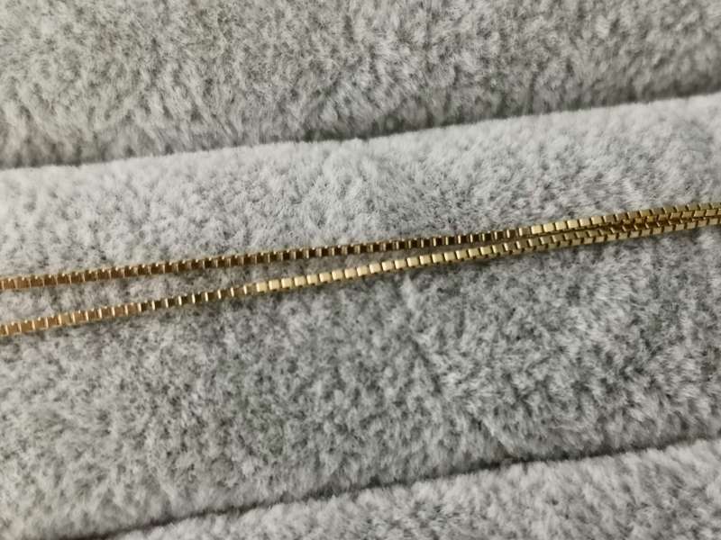 18ct Gold Box Chain