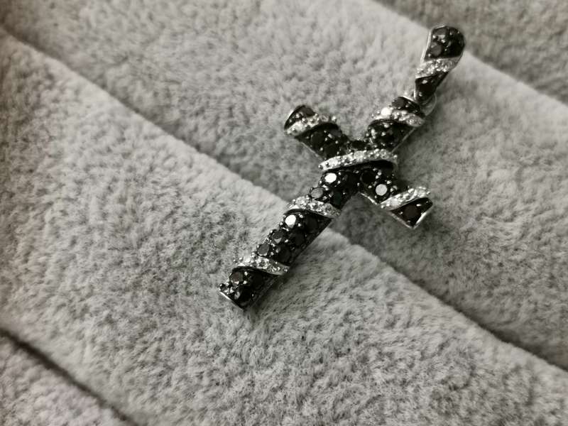 9ct Gold and Diamond Cross Pendant