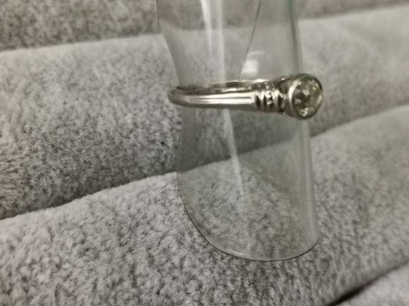 18ct Gold and Diamond Ring