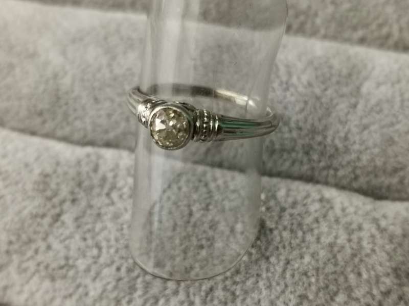 18ct Gold and Diamond Ring