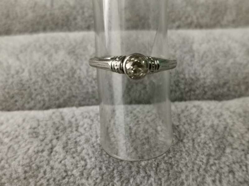 18ct Gold and Diamond Ring