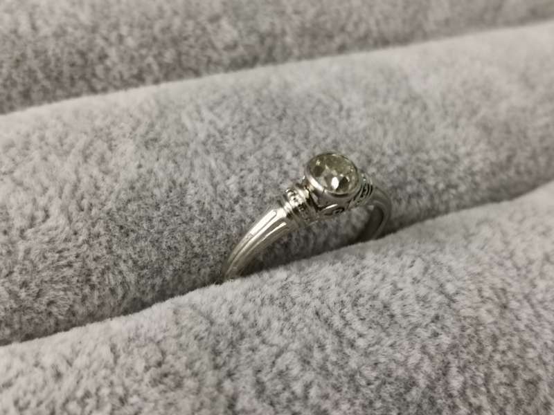 18ct Gold and Diamond Ring