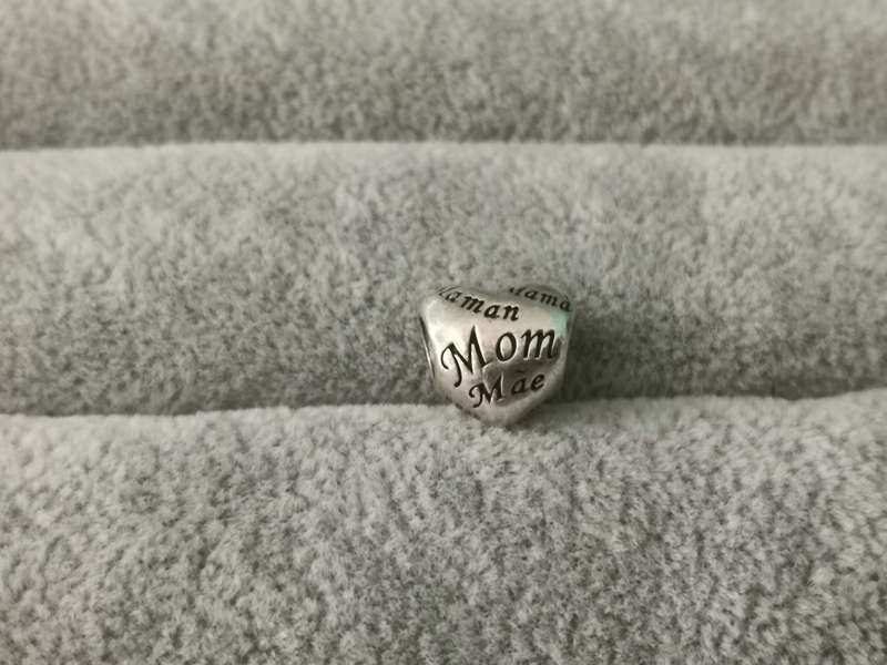 Pandora `Mom` Charm