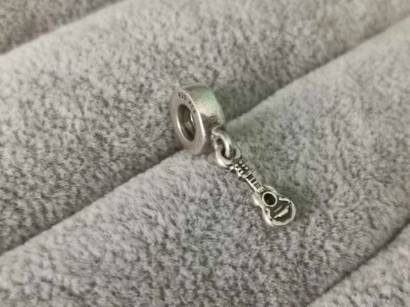 Pandor Guitar Charm