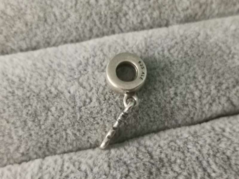 Pandor Guitar Charm