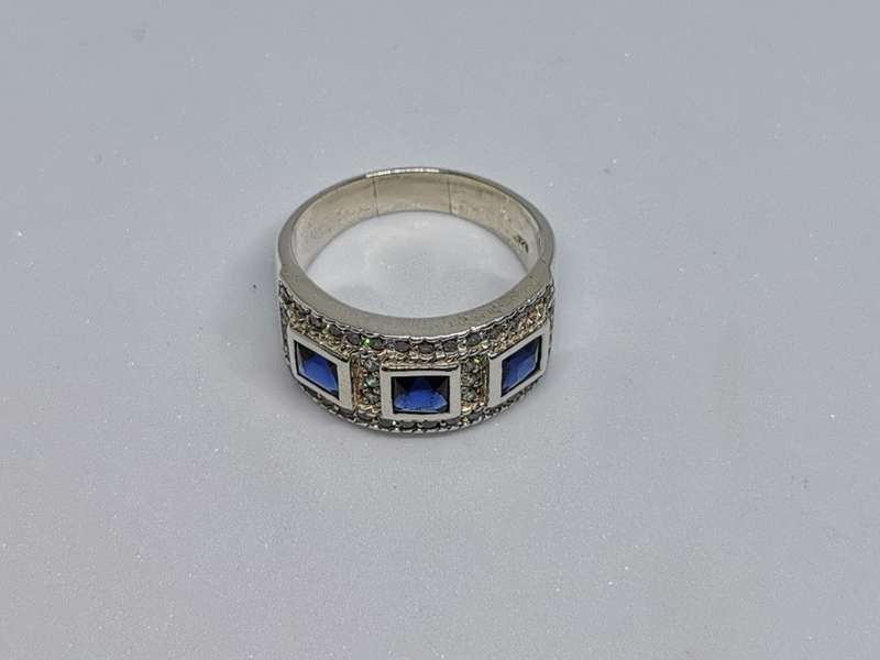 Dazzling Silver Ring