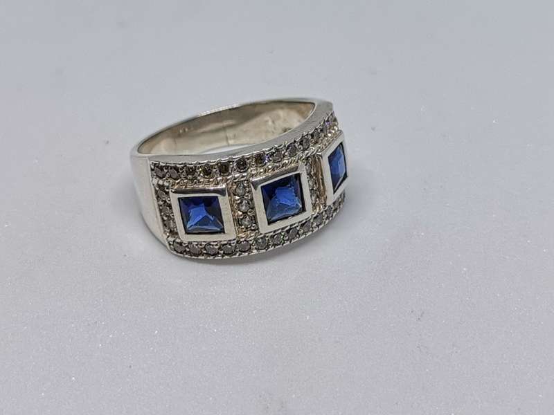 Dazzling Silver Ring
