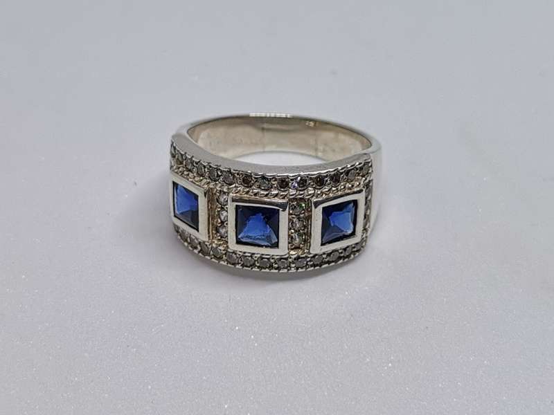 Dazzling Silver Ring