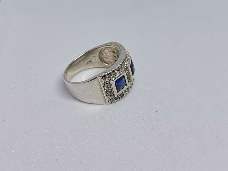 Dazzling Silver Ring