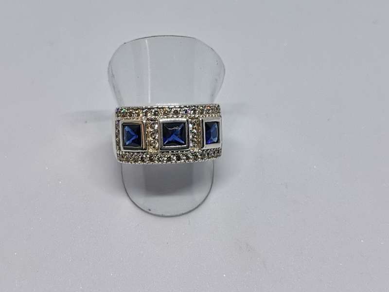 Dazzling Silver Ring