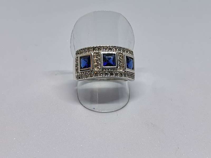 Dazzling Silver Ring