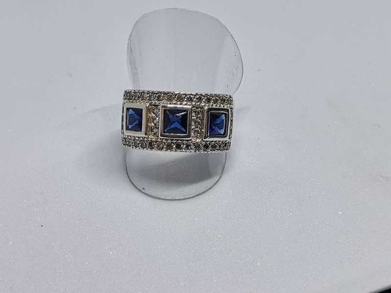 Dazzling Silver Ring