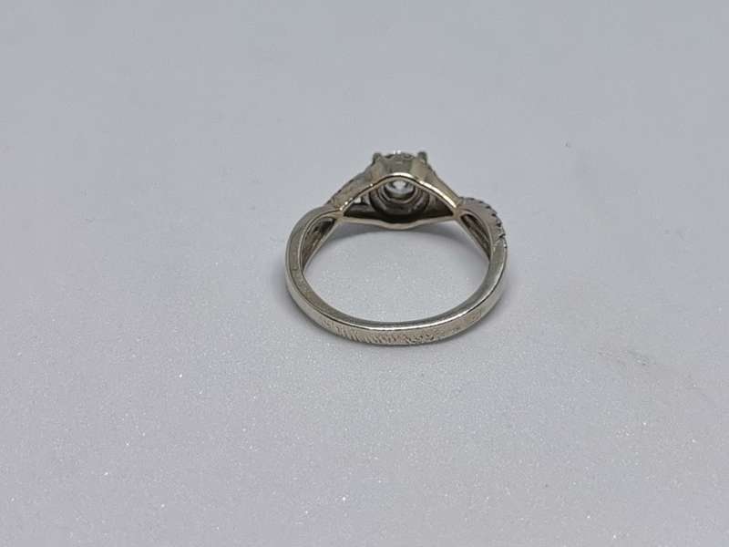 *R1 Auction* Cute Silver Ring