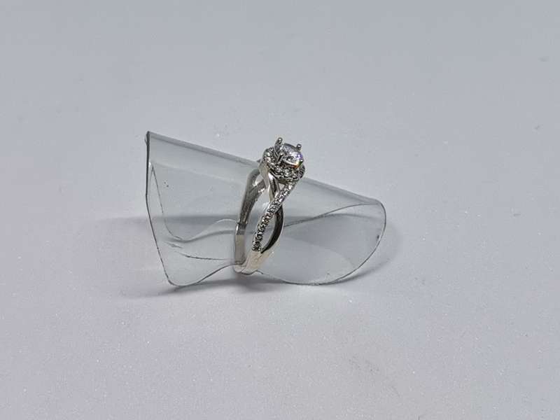 *R1 Auction* Cute Silver Ring