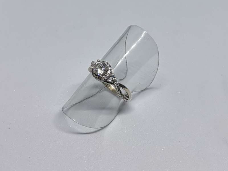 *R1 Auction* Cute Silver Ring