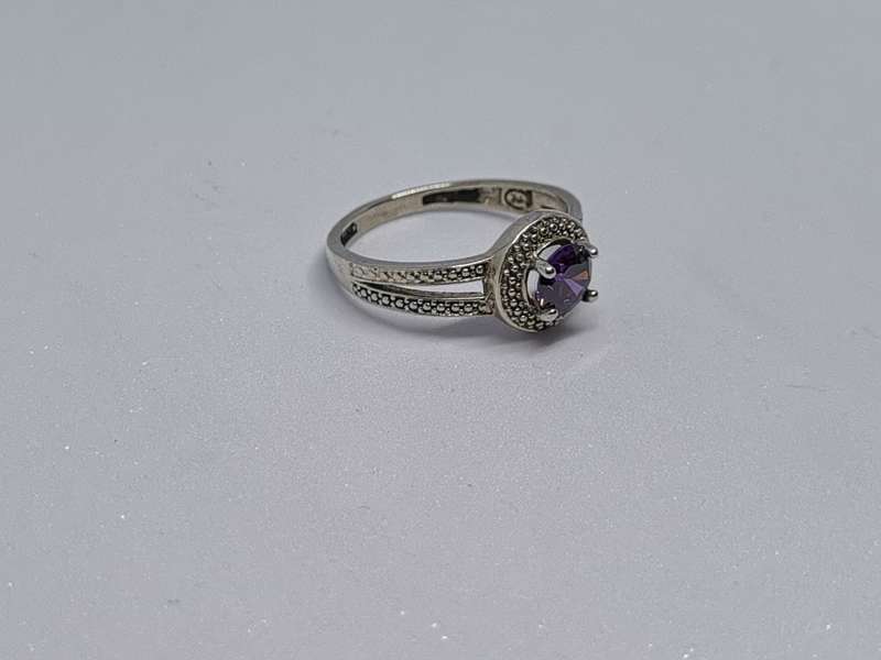 *R1 Auction* Gorgeous Silver Ring