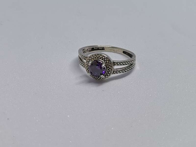 *R1 Auction* Gorgeous Silver Ring