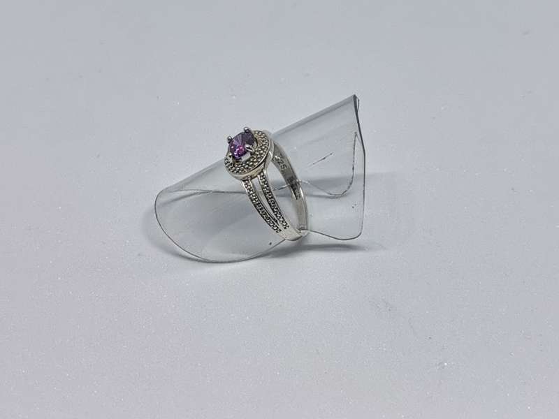 *R1 Auction* Gorgeous Silver Ring