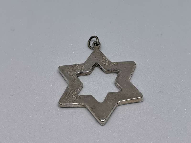 Gorgeous Silver Pendant