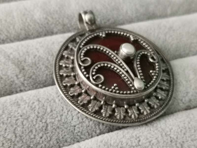Stunning Silver Pendant