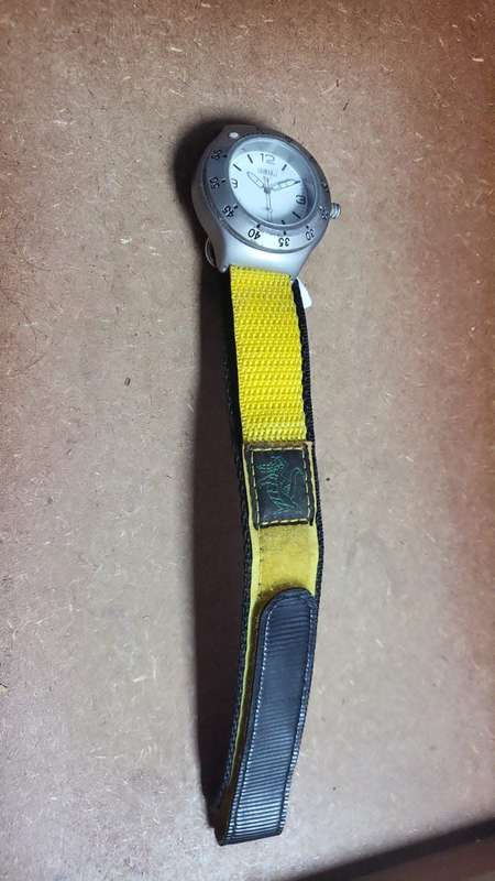 *R1 Auction* Caiman #1 Sports Watch