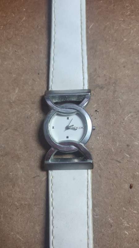 *R1 Auction* Revlon lady's quartz watch