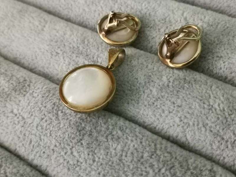 9ct Gold - Pearl Earrings & Pendent Set