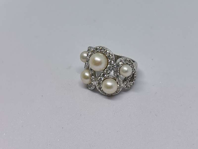 Silver Pearl Ring