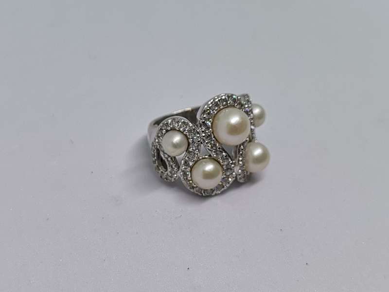 Silver Pearl Ring