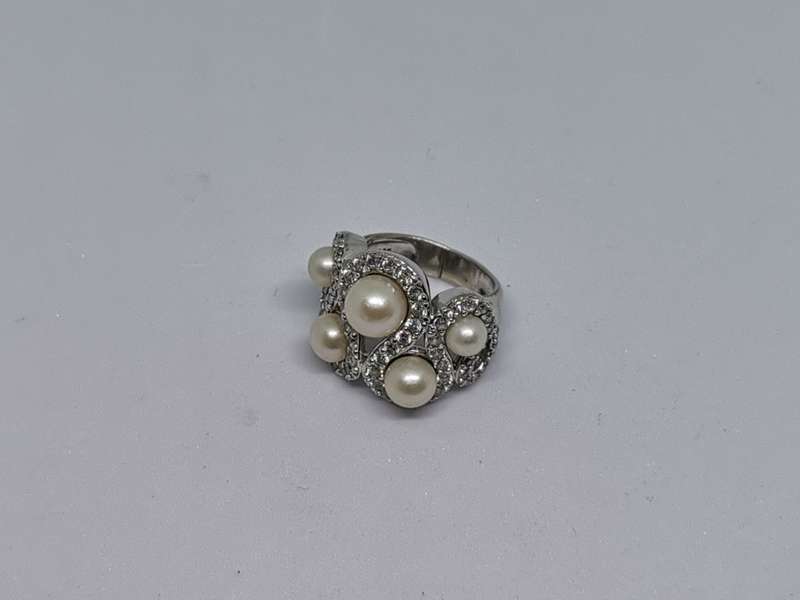 Silver Pearl Ring