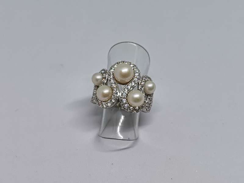 Silver Pearl Ring