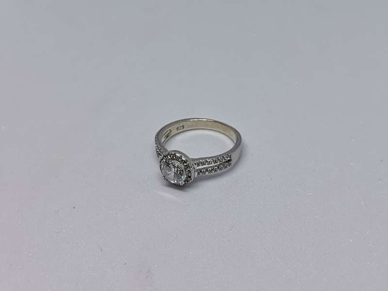 Sparkling Silver Ring