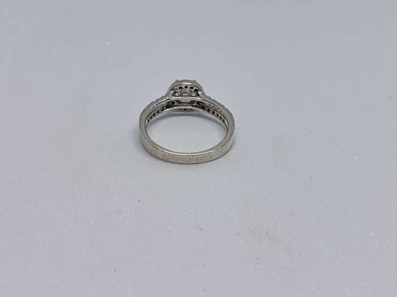Sparkling Silver Ring