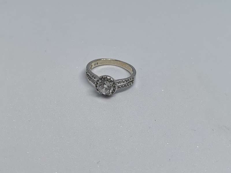 Sparkling Silver Ring