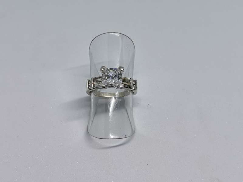 Dazzling Silver Ring