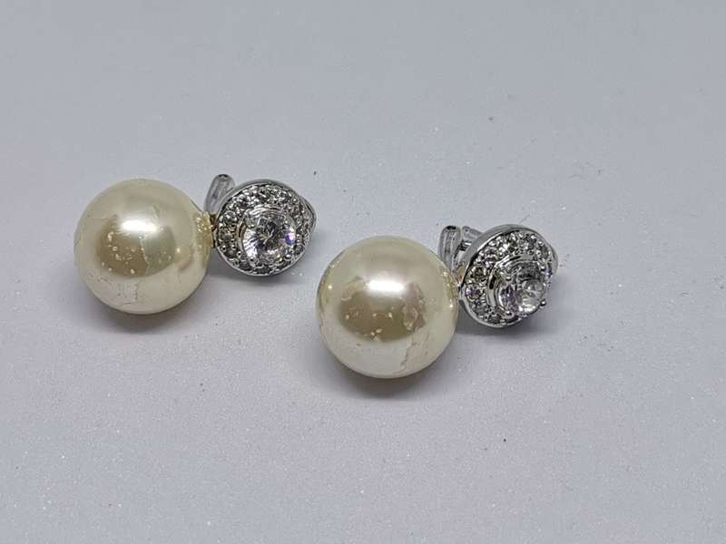 Silver Pearl Earrings