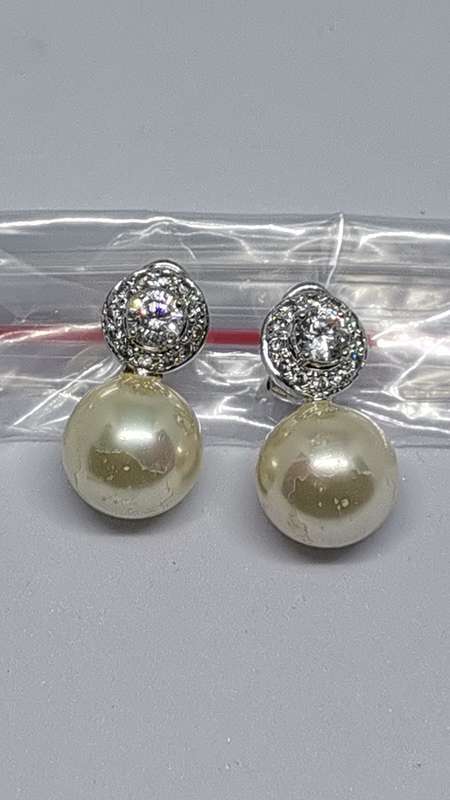 Silver Pearl Earrings