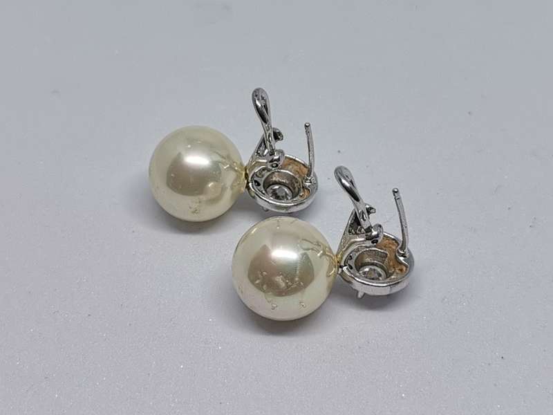 Silver Pearl Earrings