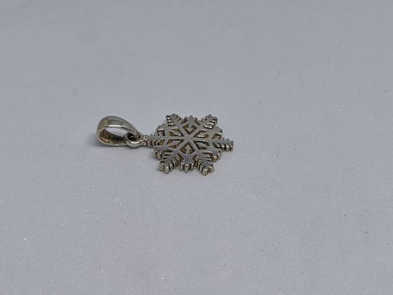 Silver Snowflake Pendant