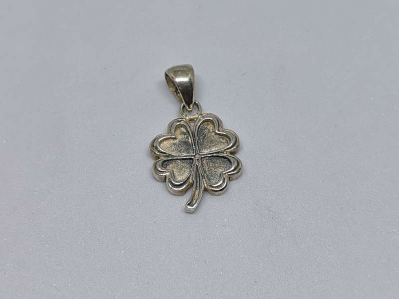 Silver Lucky Clover Pendant