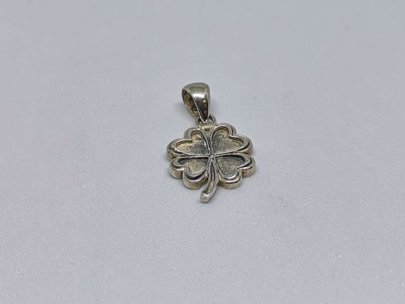 Silver Lucky Clover Pendant