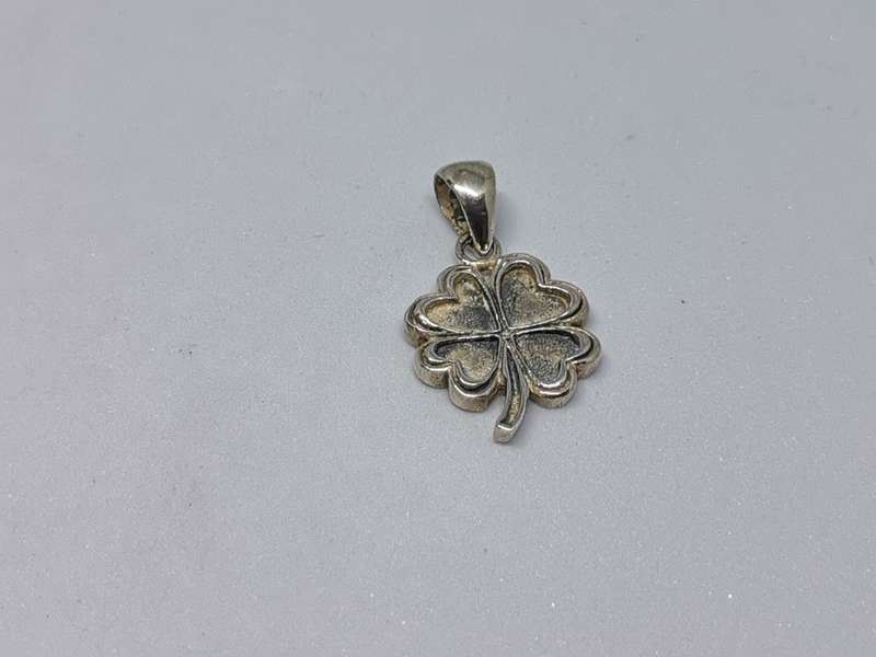 Silver Lucky Clover Pendant