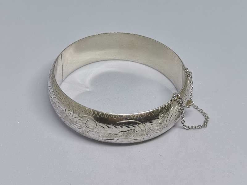 Detailed Silver Bangle