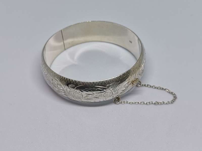 Detailed Silver Bangle