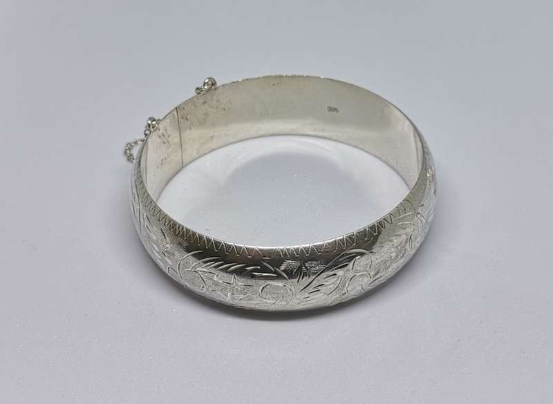 Detailed Silver Bangle