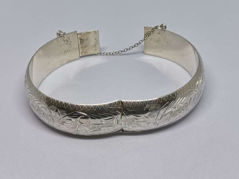 Detailed Silver Bangle
