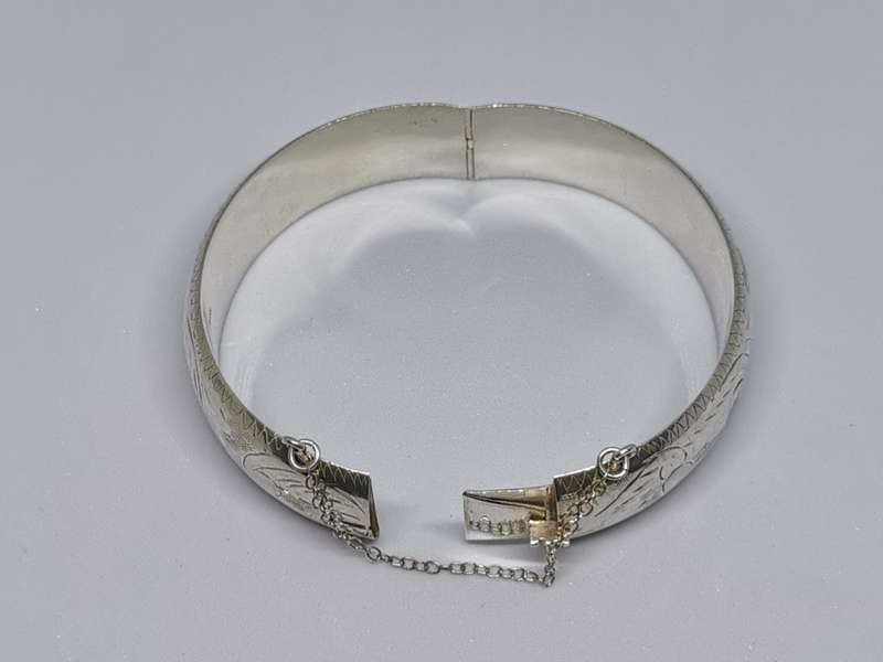 Detailed Silver Bangle
