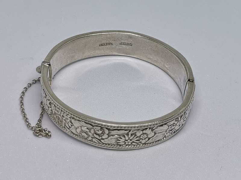 Detailed Silver Bangle