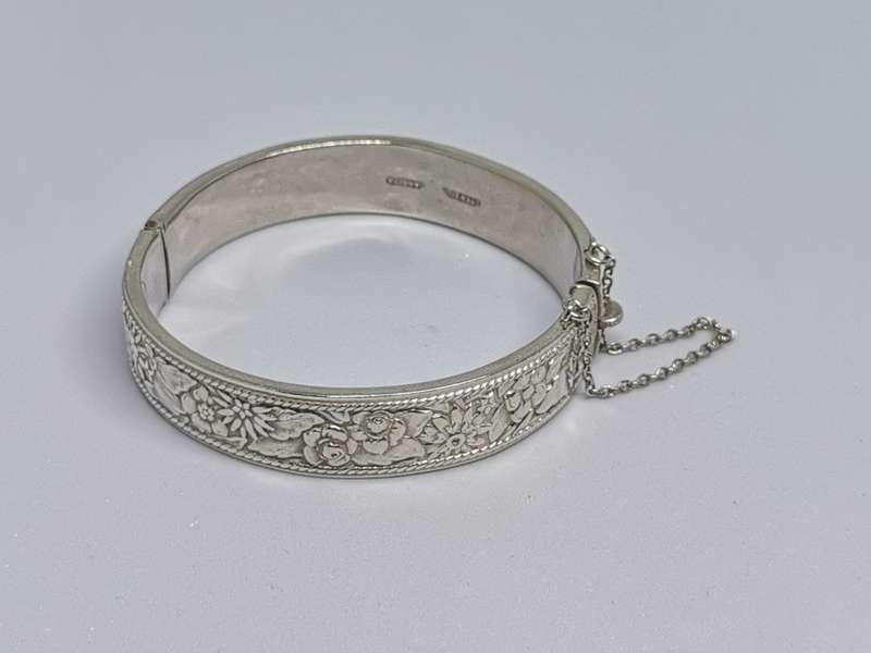 Detailed Silver Bangle